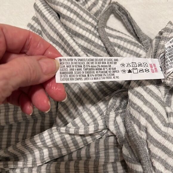 NWT Forever 21 szS Adjustable straps faux wrap high waisted grey white jumpsuit - Picture 8 of 12